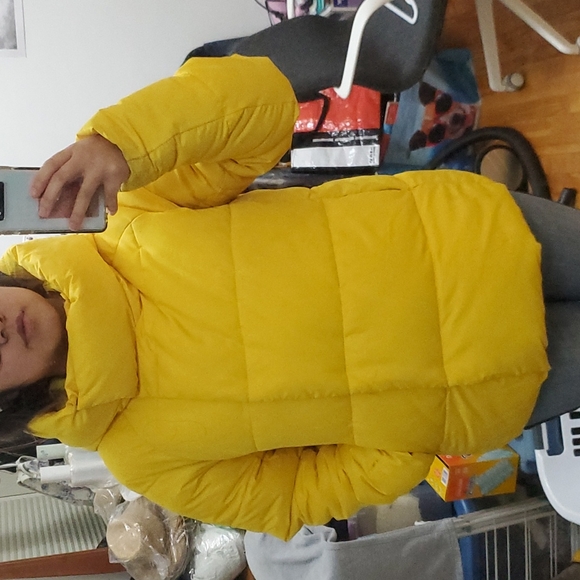 Yellowed puffer jacket - Picture 7 of 7
